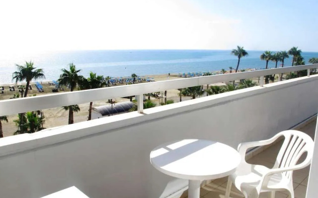 Sun Hall Beach Apartments