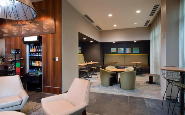Courtyard by Marriott Atlanta Alpharetta/Avalon Area