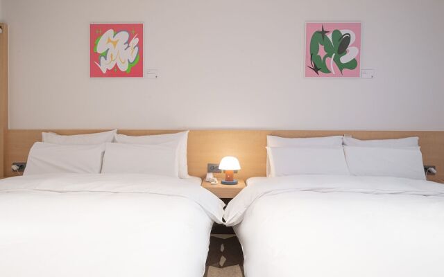 Aank Hotel Guri