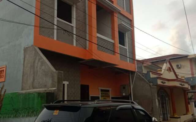 SPOT ON 2831 Pondok Orange Family