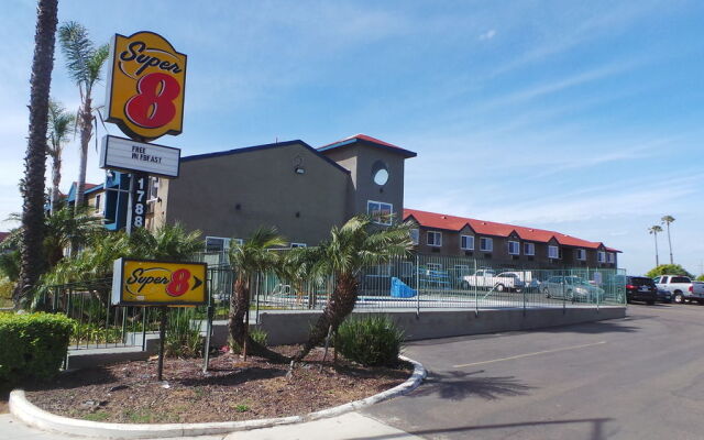Super 8 San Diego/Imperial Beach