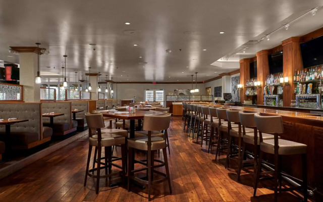 DoubleTree by Hilton Hotel Dallas – Love Field