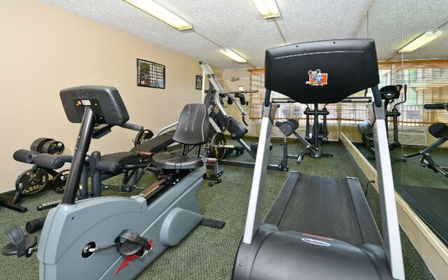 Hotel Red Rose by Townhouse Covington I-64