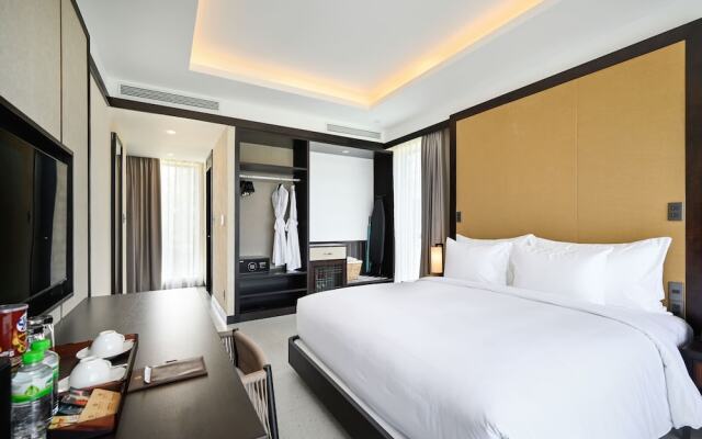 Emerald Ho Tram Resort