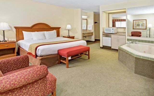 Baymont Inn & Suites Indianapolis