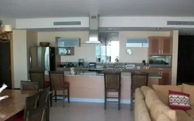 Peninsula 18-B Torre 2