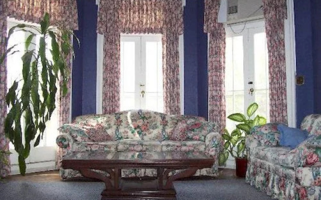 Bullis House Inn
