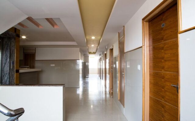 OYO 9248 Hotel Shrinidhi