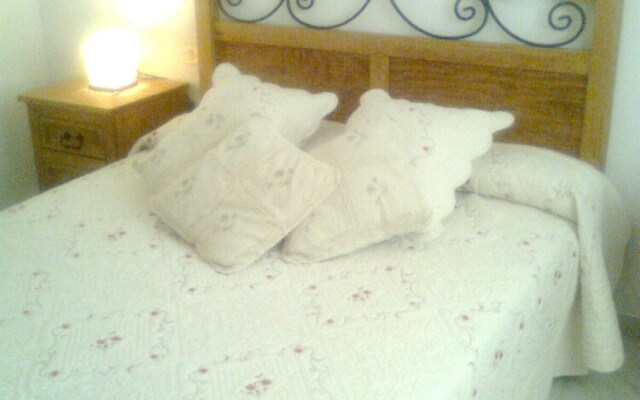 Apartment With In Estepona With Pool Access And Furnished