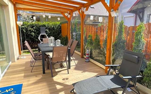 Seaview House with fireplace