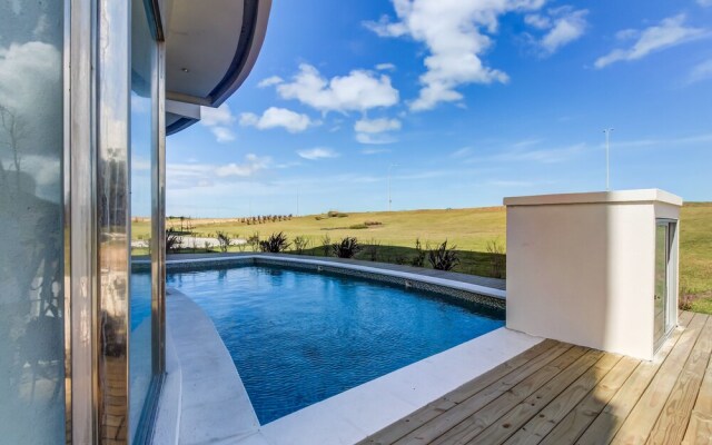 Moderno apartamento frente al mar y piscina - Azure Towers