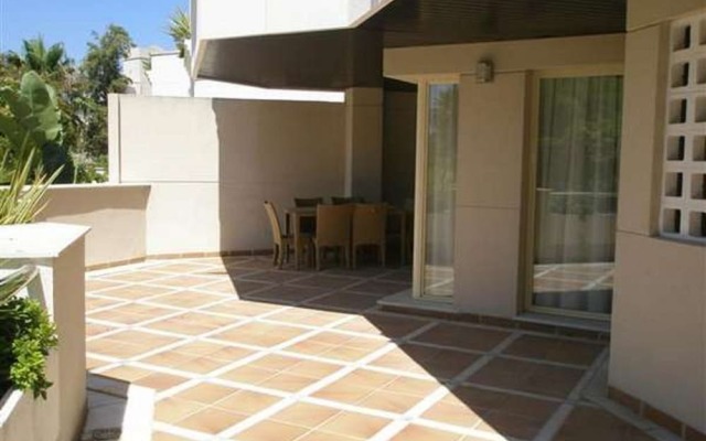 Apartamentos Fuente Aloha