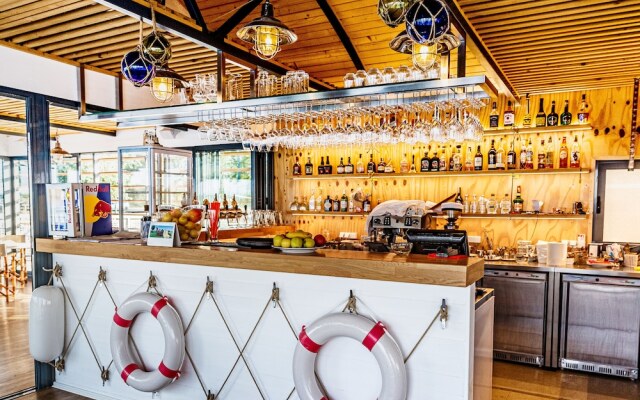 Yachter Club Modra Cajka