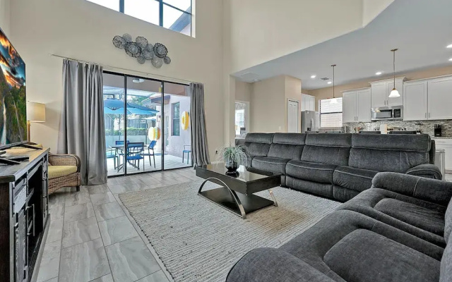 5424 Solterra Circle, Davenport,5beds