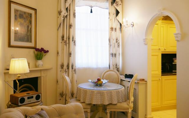 Hesketh Crescent Apartment