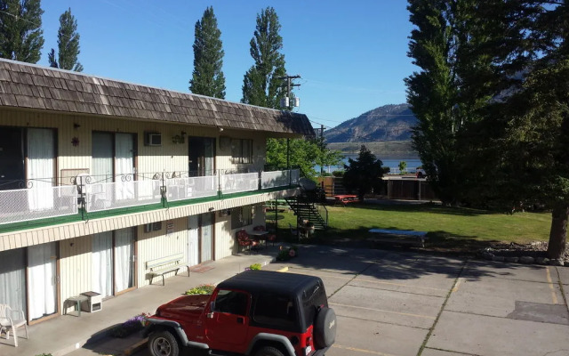 Riviera Motel