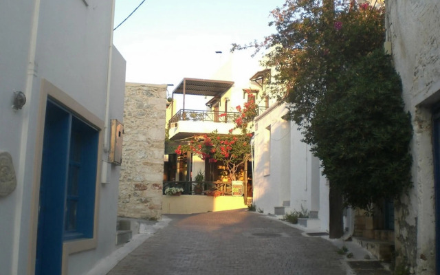 Mareva Apartments