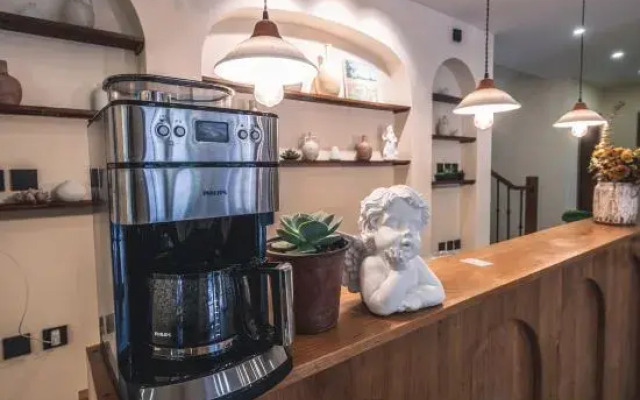 White Bird Field B&B (Jiu Shan Shan)