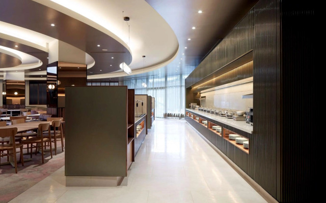 DoubleTree by Hilton Montreal
