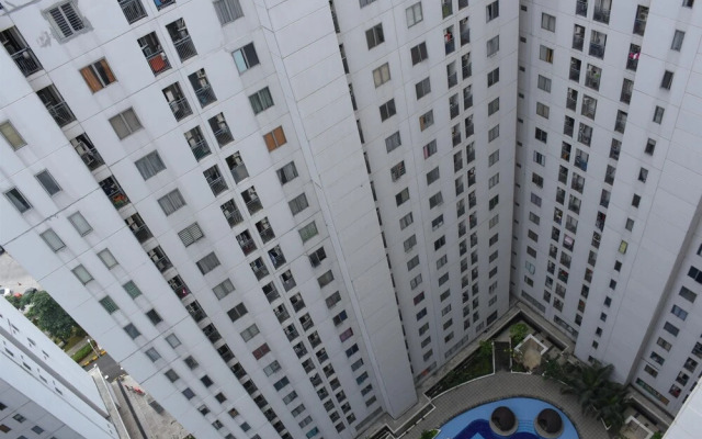 Homey and Comfy 3BR at Bassura City Apartment