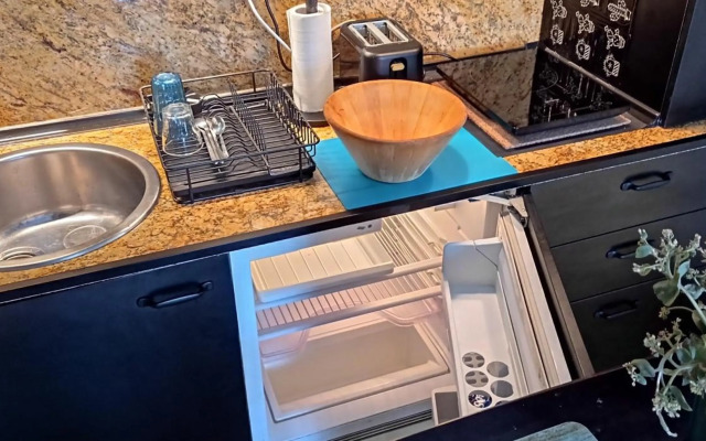 Urban Zen Den 2 Room Condo