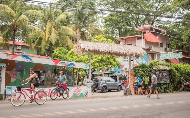 Selina Puerto Viejo - Hostel