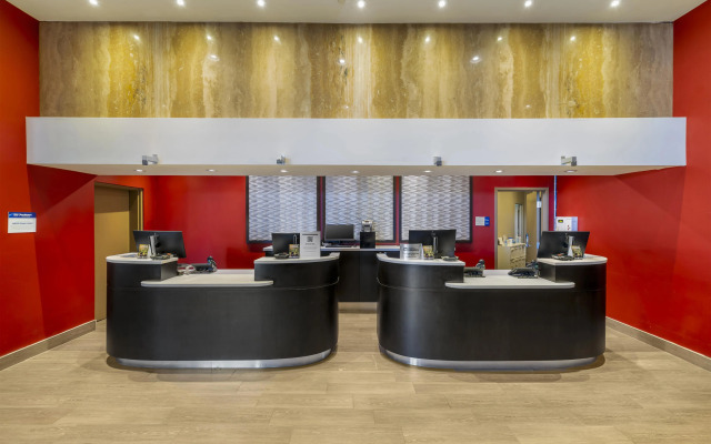 Best Western Plus Waterfront Hotel