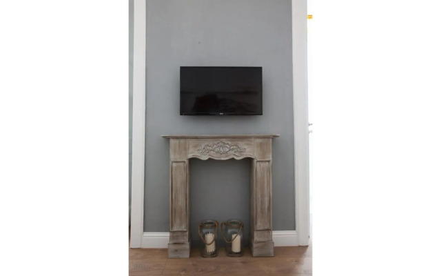 Largo Donnaregina Home