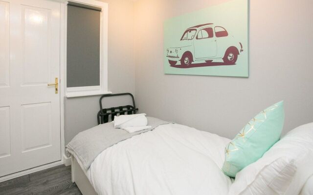 Malone Place Apartment