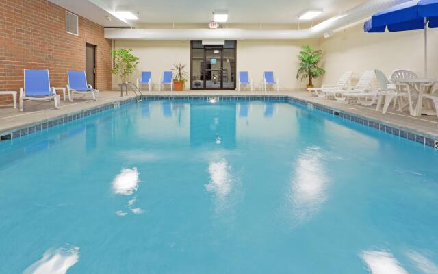 Holiday Inn Express & Suites Kent - University Area by IHG