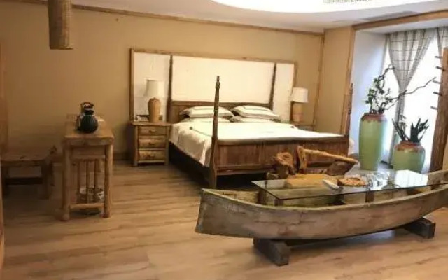 Senlin Renjia Hotel