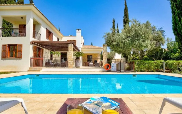 3 bedroom Villa Tala with private pool and sunset views, Aphrodite Hills Resort