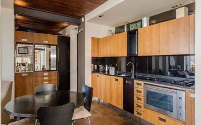 Beautiful Apartment w Deck Stunning Views Rhine Stone