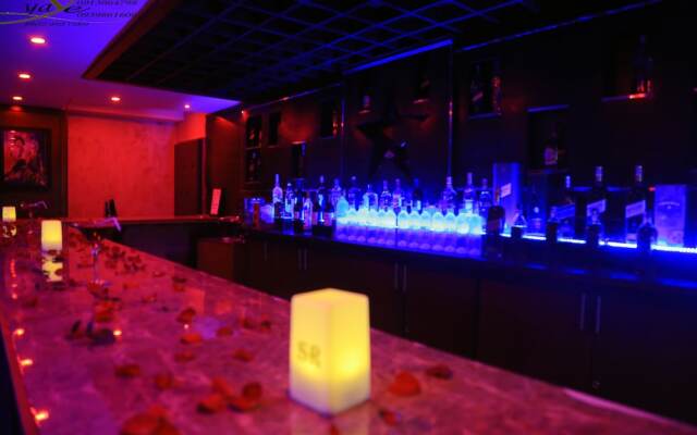 Sunland Hotel