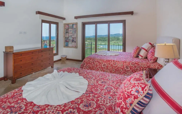 Pristine Bay 4033 4 Bedroom Home by RedAwning