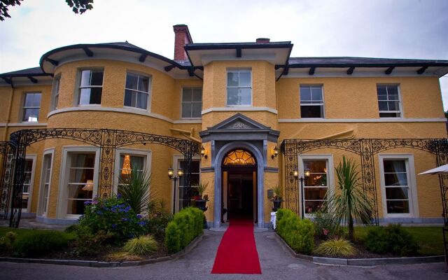 Cork's Vienna Woods Hotel & Villas