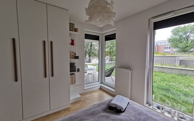 WS Lovely Garden&Parking Apartment