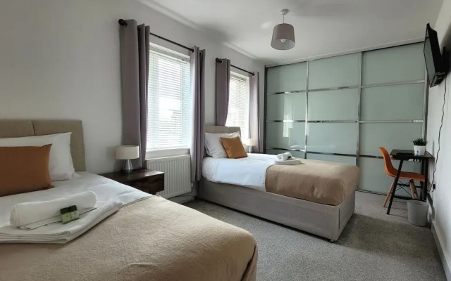 House of 4 Chimneys by Your Lettings UK