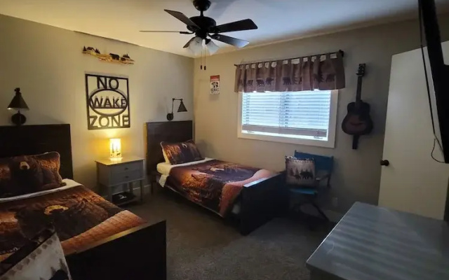 The Bear Den