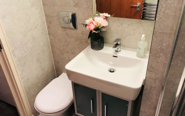 2bed 2bath apartment in kings cross