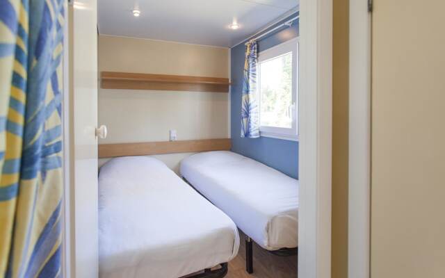 Residence Sous les Pins (by Popinns)