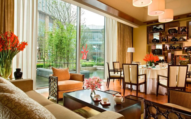 Sheraton Grand Shanghai Pudong Hotel & Residences