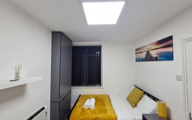 West Street 3-Bed 3-Ensuite Apartment Leicester