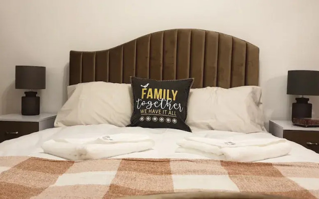 Piccadilly wharf suite