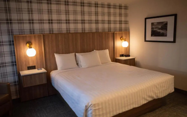 Travelodge At The Falls