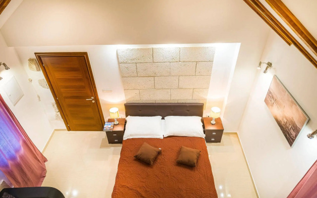 Split Oasis Apartments