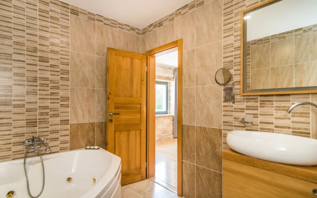 Stunning Villa in Kringa With Swimming Pool