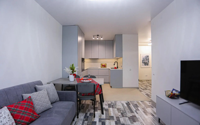 SunSet на улице Александра Хохлова 3