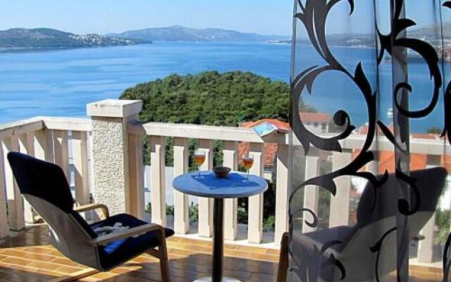 Three-Bedroom Apartment in Trogir