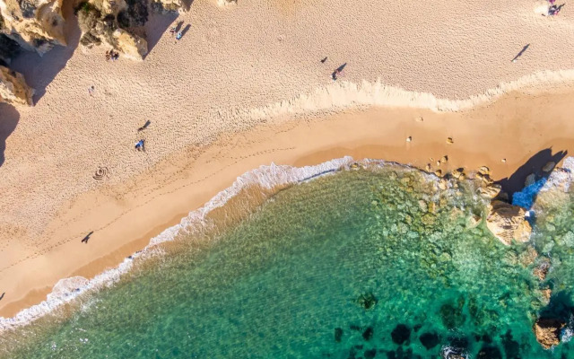 Beach Praia - Sleep 5 - Pool - Free wi-fi - Air Con